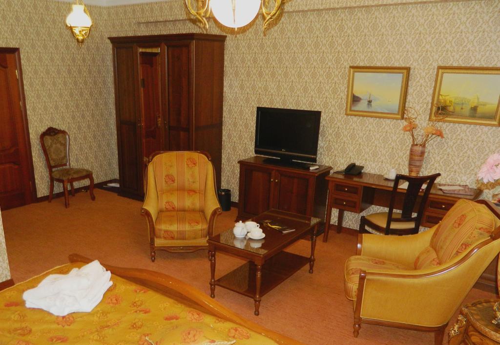 Hotel Lux Angliter Wołogda Zewnętrze zdjęcie